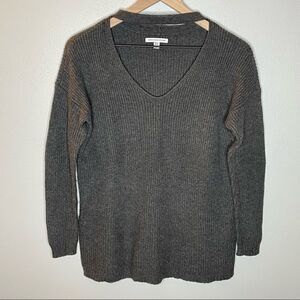 American Eagle Grey V-Neck Sweater - Size: XS